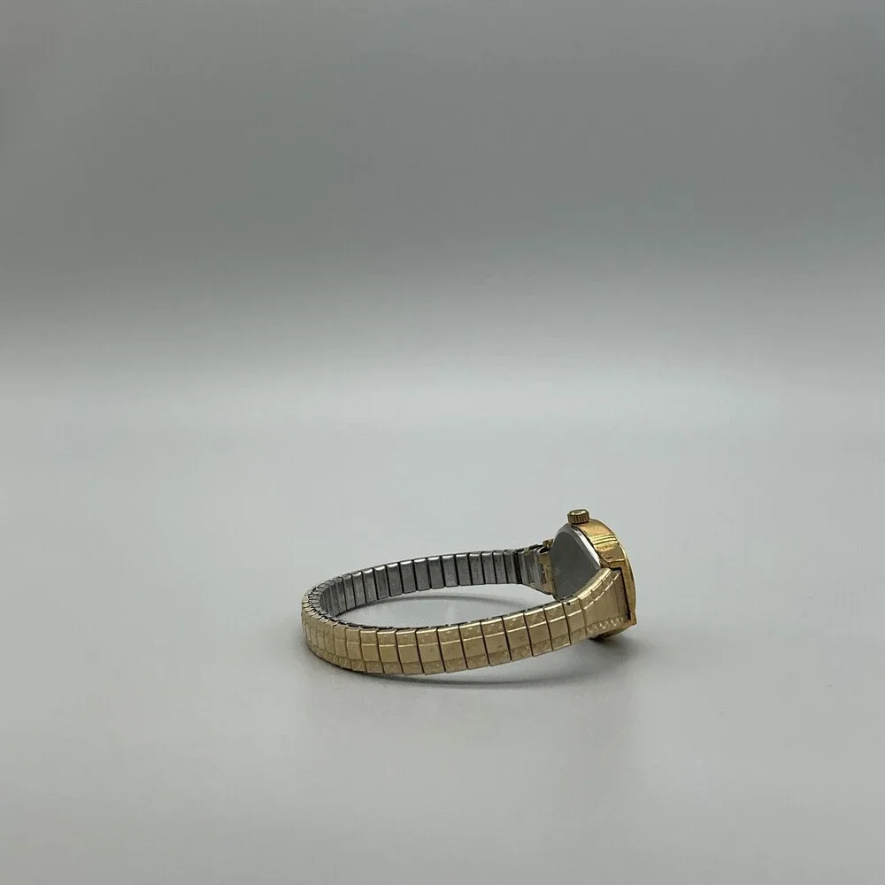 Vintage Pulsar Womens Watch 19mm White Dial Gold Tone Bracelet New Battery